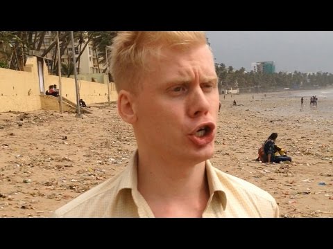Chaiwala at Juhu Beach | 2 Foreigners In Bollywood