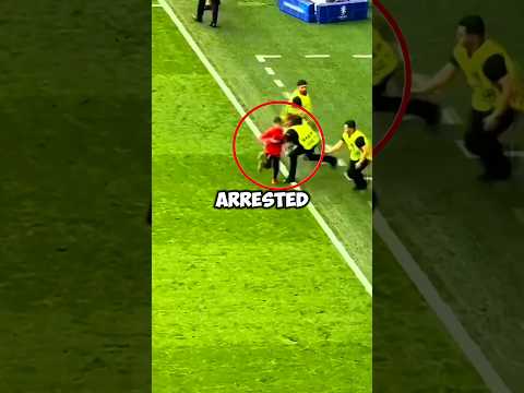 Ronaldo ๏ฟผGot This Young Fan Arrested ๐ฑ #ronaldo #football #shorts