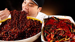 진짜장에 맛있는 파김치, 소세지, 계란후라이 먹방~!! Jjajangmyeon, green onion kimchi, fried egg, sausage