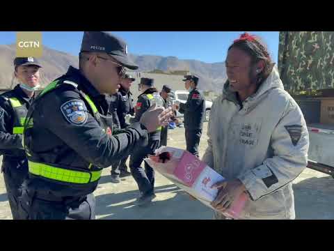 Volunteers and police jointly support earthquake relief in Xizang