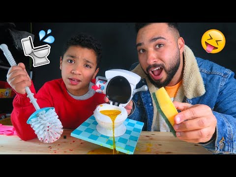 تحدي المرحاض المتسخ مع أخي !؟ - الخاسر له عقاب قذر🚽💦😳