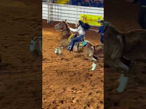 Geovana André Cowgirl 🇧🇷✨️👏#barrelracing