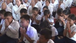រៀបរាប់តួរអក្សរខ្មែរ ពីកដល់ខ | Education program and distribution of study materials to students.