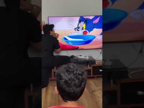 حرب حسين وتوم  اشتركوا بالقناة 😂🤣
