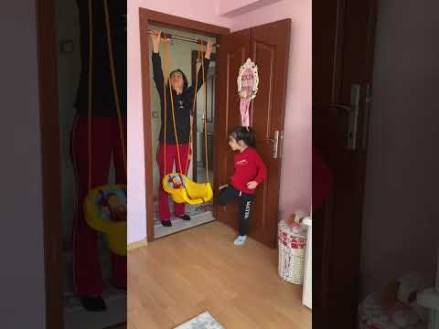 Barfiks demirinden salıncak😍 #keşfet #annekiz #takip #youtubeshorts #like #salıncak