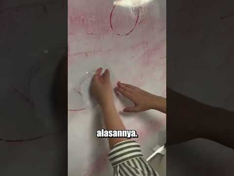 Bertahun-tahun coba bersihkan papan tulis โ dan akhirnya tahu alasannya #shorts