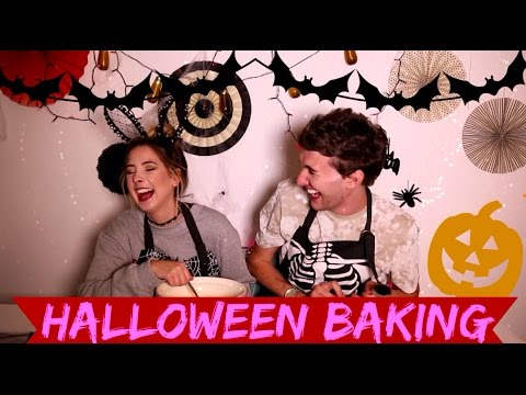 HALLOWEEN BAKING WITH ZOE || MARK FERRIS
