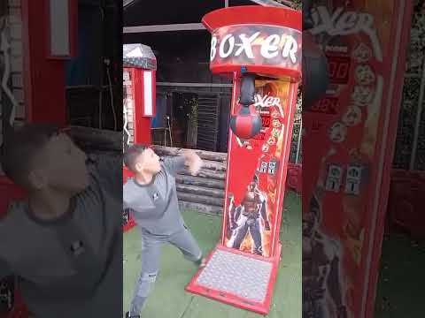 A kid and a boxing machine #shorts