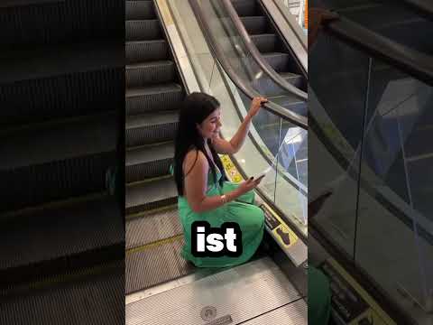 Mach das niemals auf einer Rolltreppe! 😱