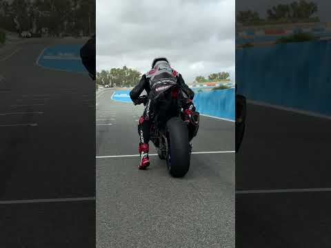 Xavi Viergeโs first R1 practice start!