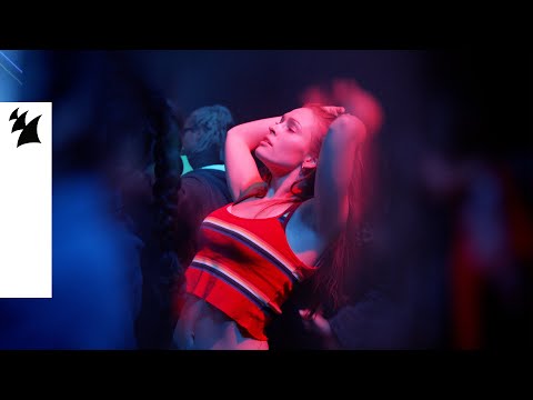 AM&#201;M&#201; &amp; Notre Dame - Runaway (Official Music Video)