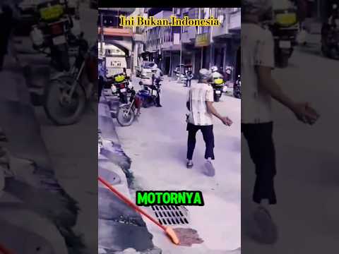 Bapak Legend Lempar Batu Usir Polisi!