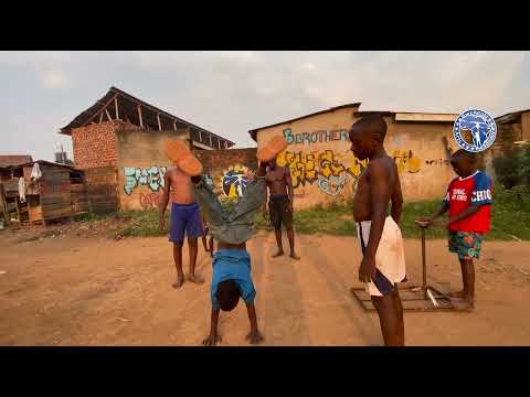 Bwengula Juniors learning handstand with Mutebi 😲🔥