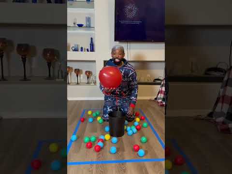 CHRISTMAS BALLOON CHALLENGE #shorts