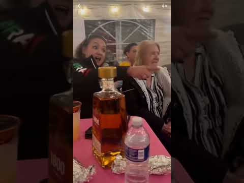 Se pasó la señora el mono de alambre 😩😩