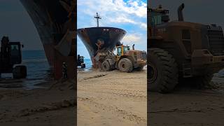 TRACTOR TOWS Giant Ship 🚜🚜