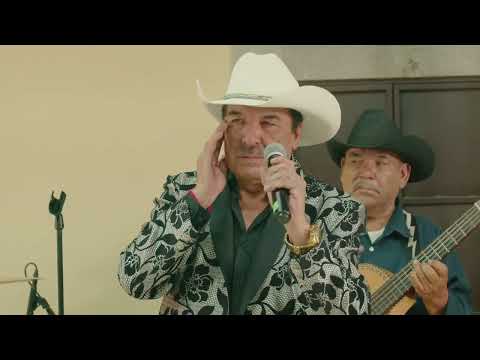 JUAN SALAZAR JR ( BESOS Y CEREZAS )