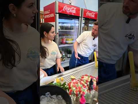 Sie lernt so schnell π₯²π€£ #gastro #satire #comedy #shorts