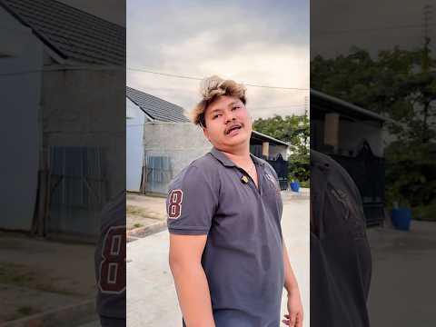Kalo jalan tu pake mata