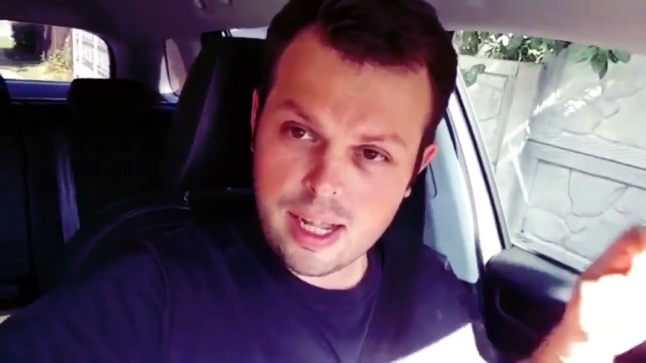 Ведите себя хорошо а то прийдет он