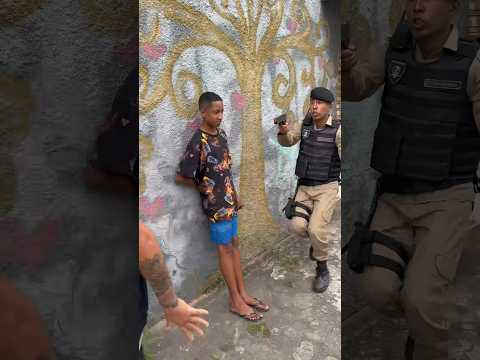 Quando todos da turma corre e sobra pra você #humor #policia