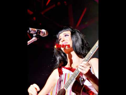 Katy Perry got DIVORCED by TEXT MESSAGE 😲