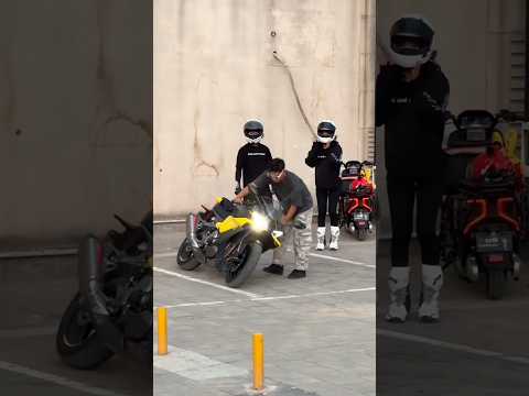 rider bike😱😱😱🛵🏍️ ko ek jhatake mein ghuma deta hai #trending #reels #viral #video #bikelover #rider