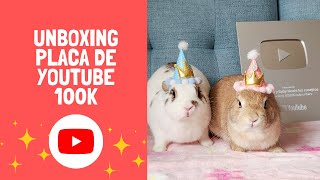 Unboxing Placa de Youtube 100k con Pistachio y Baby Mochi los conejitos 🎉🐰🐰