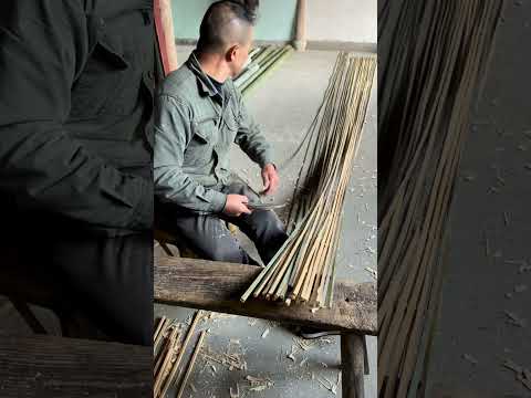 See a bamboo is broken in this way .Listen to the sound of the bamboo splitting.#production process