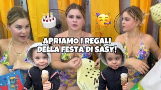 Carmen apre i regali per la festa di Sasy! 🎂🥳