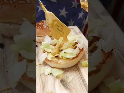 Der neue Big Mac Bacon TS - Johnny vs. Fastfoodkette | Die Grillshow #foodporn #bbq #outdoorcooking