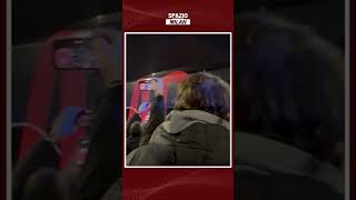 ACCOGLIENZA SUPER PER IL BUS DEL MILAN: i TIFOSI incitano così i rossoneri! ❤️ #shorts