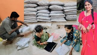 त्यौहार के तैयारी जोरो शोरो से 🛍️