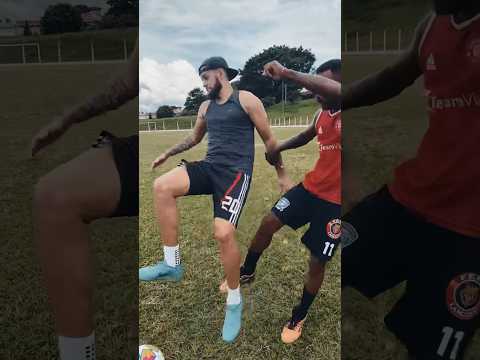 ZAGUEIRO RAIZ ! #shorts #futebol