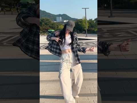 라이즈 팬이 서울대 정문을 지나는 방법 #riize #boomboombase #라이즈 #붐붐베이스 #dance #reels @RIIZE_official