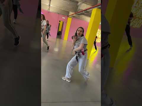 🥹🩵 #mom #babyboy #dancer #babylove #danceclass #cute #dance #pregnant