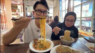 NEMU LAGI MIE DI CAMPUR TULANG DALAM GANG KECIL, MURAH BANGET!