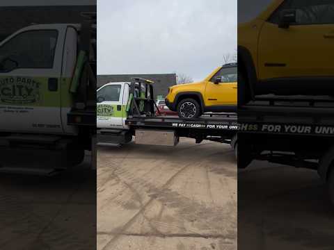 Guy got scammed ! Bought a Jeep Renegade with over 200,000 miles on it ! #carfax #jeep #jeeprenegade