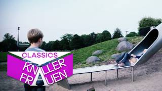 Rutschen mal anders! | Knallerfrauen mit Martina Hill