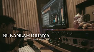 Bukanlah Dirinya (Official Video Lyrics)