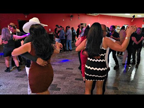 OS CASAIS DANÇAM AGARRADINHOS NESSE BAILE | AS MELHORES DO BAILÃO "XOTE E VANERÃO"