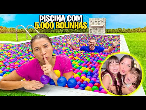 INVADIMOS A PISCINA COM MAIS DE 5000 BOLINHAS DOS NOSSOS AMIGOS - RAPHA E DÉ