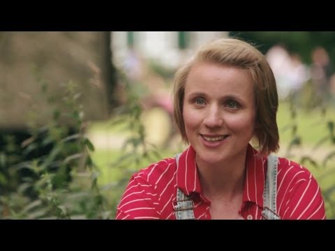 Bibi & Tina - Interview mit Winnie Boewe (Susanne) | HD