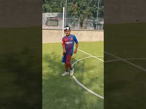 Niño messi Vs Niño Cristiano crossbar challenge | #shorts #diversion #atack3000