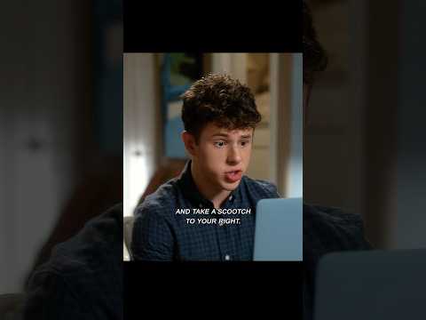 Luke spies on Alex’s classmates as they change clothes 😂#movie #modernfamily #shorts #funny