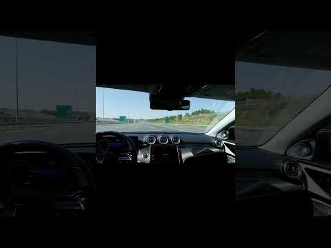 Mercedes C200 4Matic vs BMW 320i otoban mücadelesi...