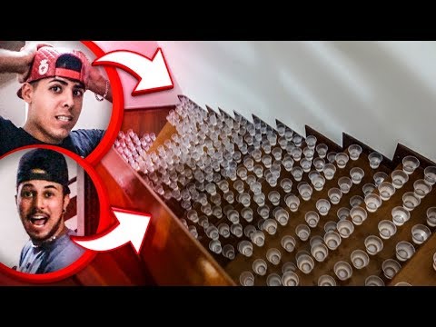 TROLLEI MEUS AMIGOS COM 1.000 COPOS NA ESCADA !!