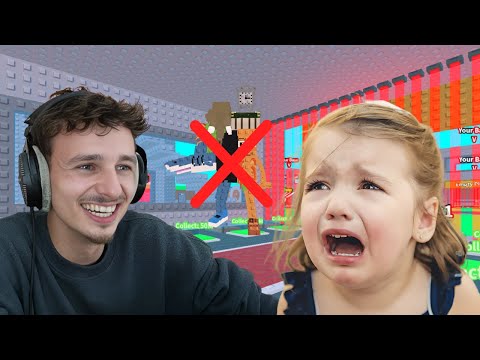 JE VOLE TOUTE LA BASE D'UNE PETITE, ELLE PLEURE