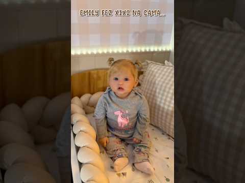 Emily fez xixi na cama… #bebereborn #marireborn