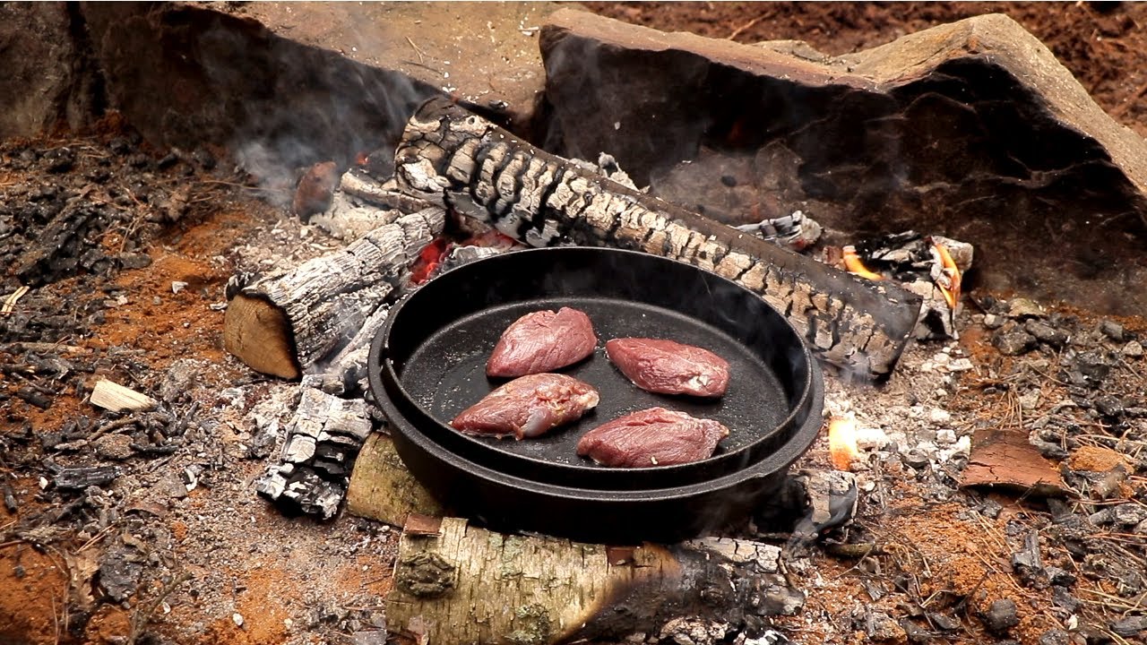 Bushcraft Camp: Cooking Pigeon Field Dressing, Axe, Knife, Cast Iron Roast